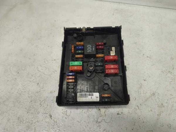 BOITE A FUSIBLE VW/AUDI/SEAT/SKODA - Vue 2